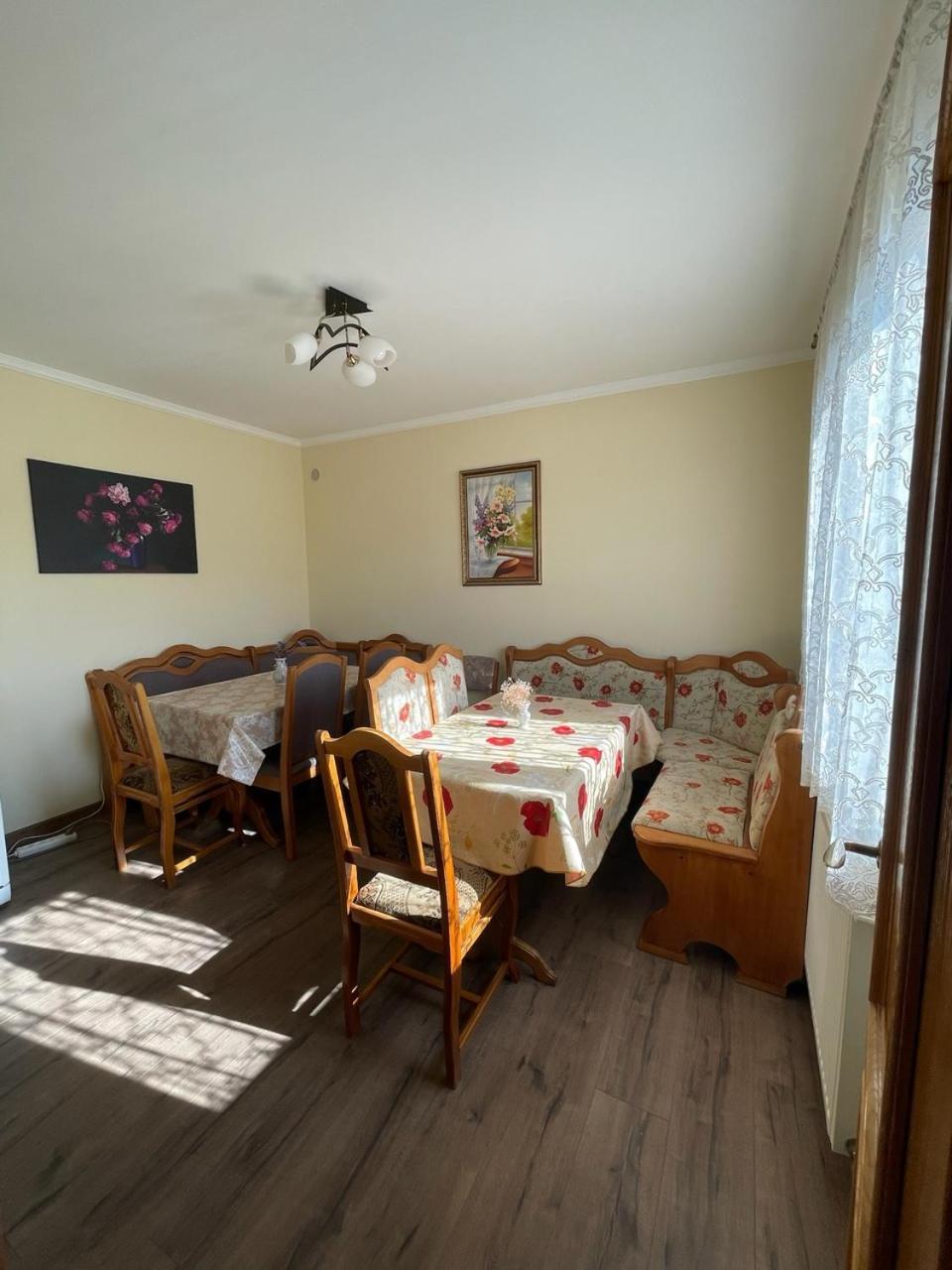 Квітковий Двір Golubinoye Exterior foto