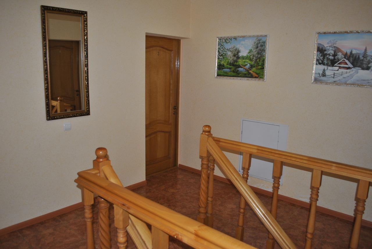 Квітковий Двір Golubinoye Exterior foto